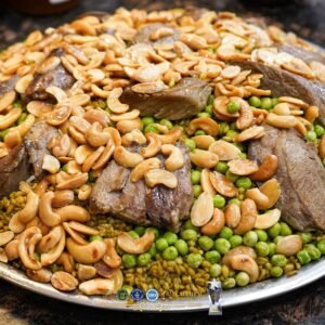 Bir tabak Mansaf, firik ve et ile 5 kişi