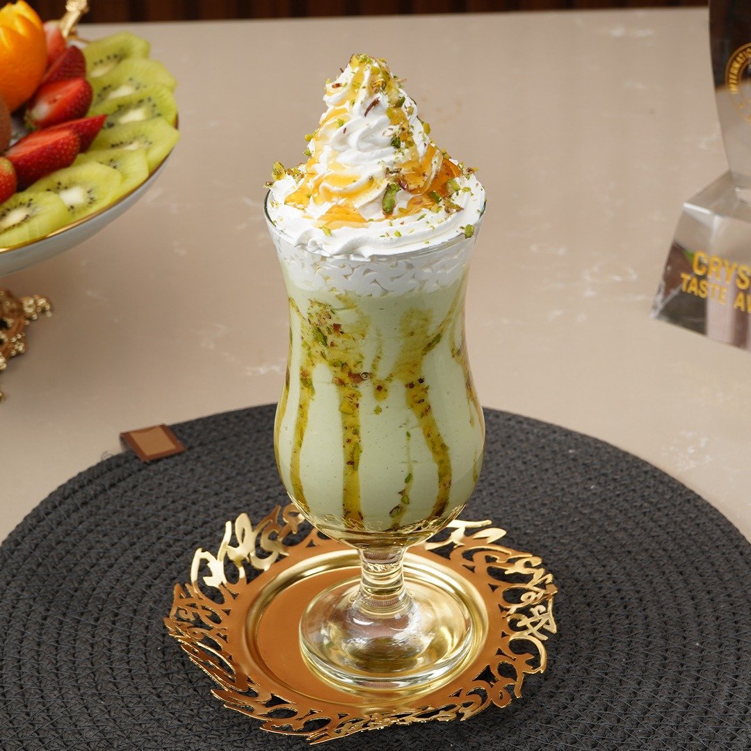 افوكادو مع العسل والمكسرات